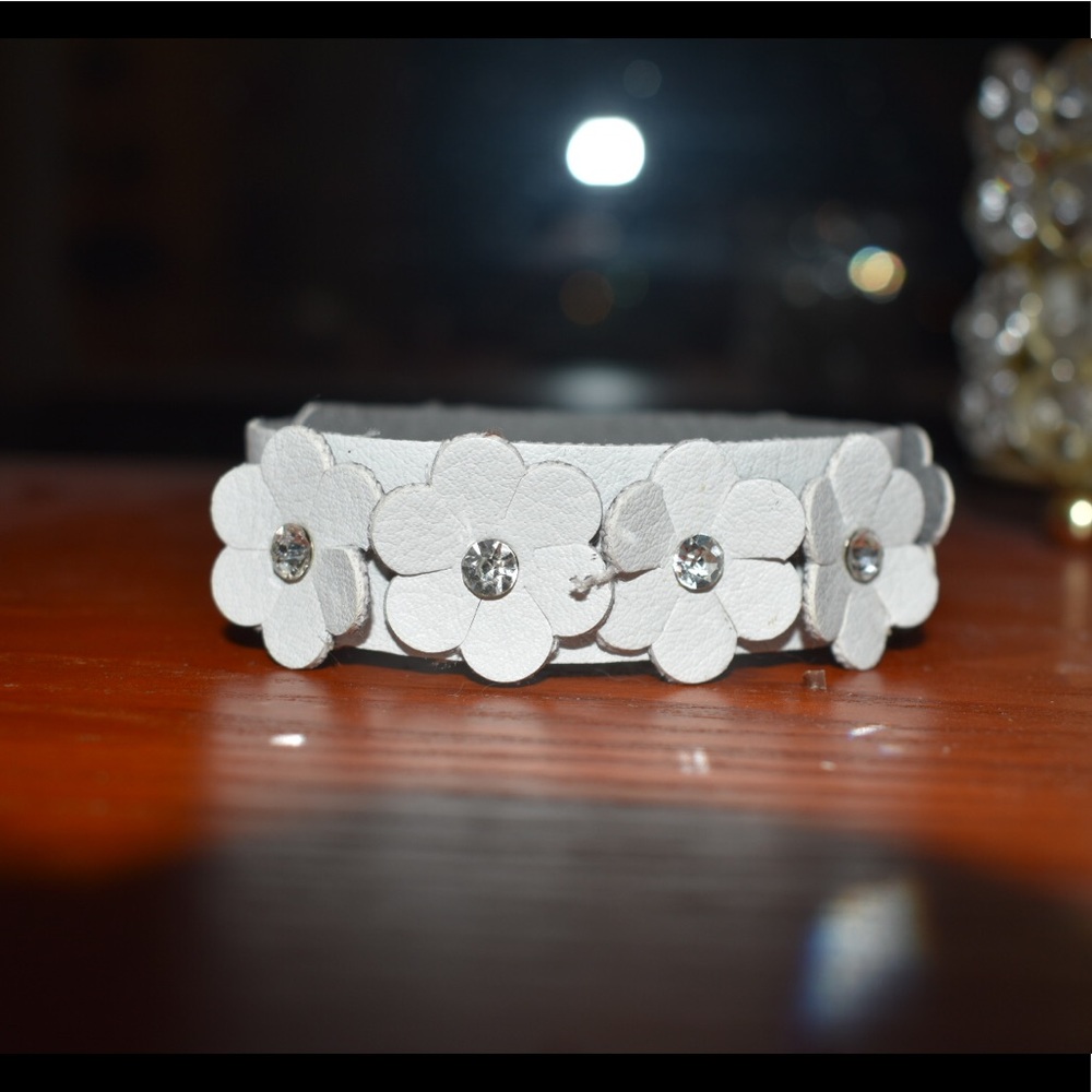 Cute Flower Handmade Leather bracelet!